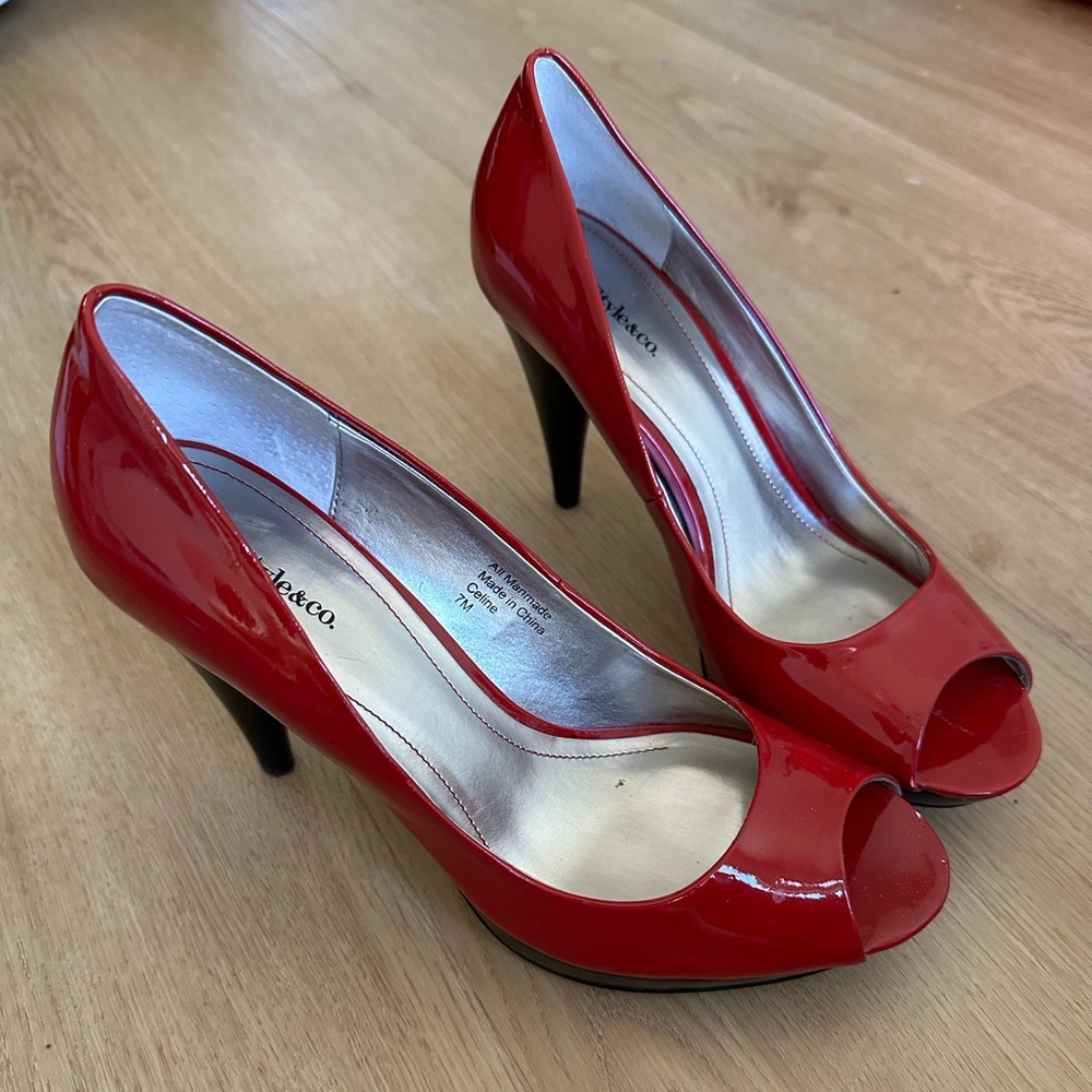 Style & Co. red celine peep toe pumps